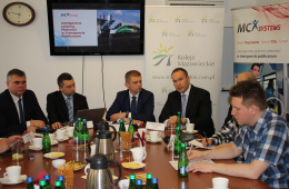 Grzegorz Wojtenko, prezes zarządu MCX Systems i Dariusz Grajda, członek zarządu, dyrektor handlowy KM podczas konferencji prasowej