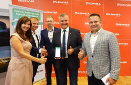 Przedstawiciele Samorządu Województwa Mazowieckiego oraz Spółki KM testują Aplikację mobilną KM