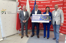 Przedstawiciele KM oraz UMWM podczas podpisania umowy 