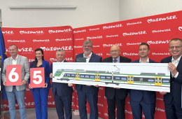 Przedstawiciele KM, Stadler oraz UMWM podczas podpisania umowy 