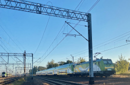 Pociąg KM - lokomotywa TRAXX wraz z wagonami piętrowymi 