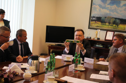 podpisanie umowy na dostawę szynobusów Marszałek Adam Struzik