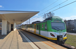 pociąg Kolei Mazowieckich